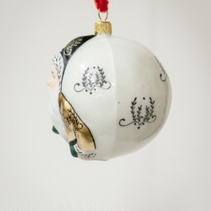 Jingle Balls™ Williamsburg Inn Santa