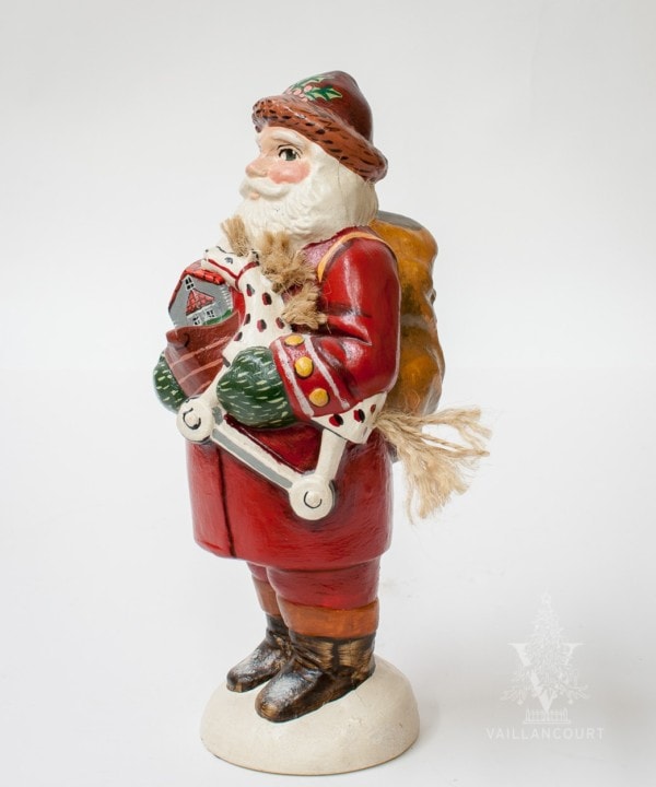 Santa Holding Colonial Williamsburg Toys