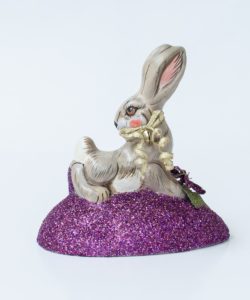 One Of A Kind Glittered Chalkware Spring Rabbit, VFA Nr. 17090