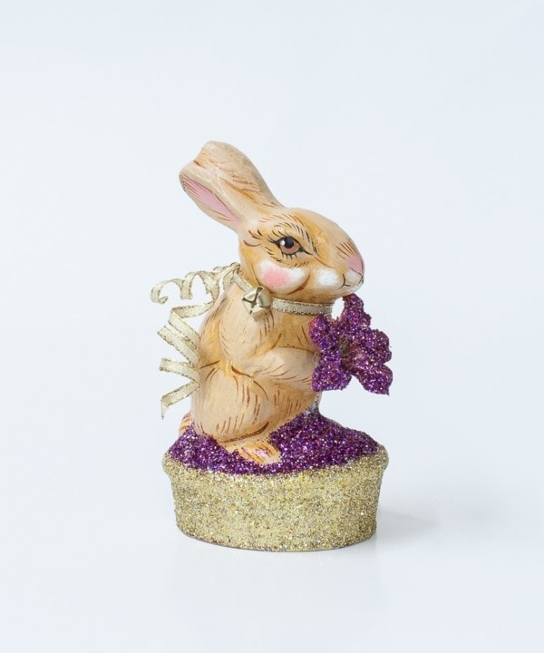 One Of A Kind Chalkware Spring Rabbit With Flower On Glittered Basket, VFA Nr. 17092