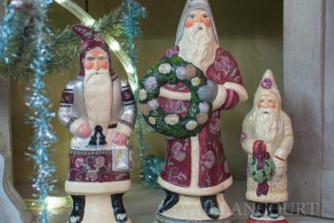 Plum & Floral: Fashion Trend in Chalkware Plum & Floral: Fashion Trend in Chalkware