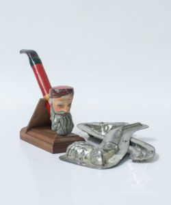 Father Christmas Pipe with Wooden Stand (Original with Mould)