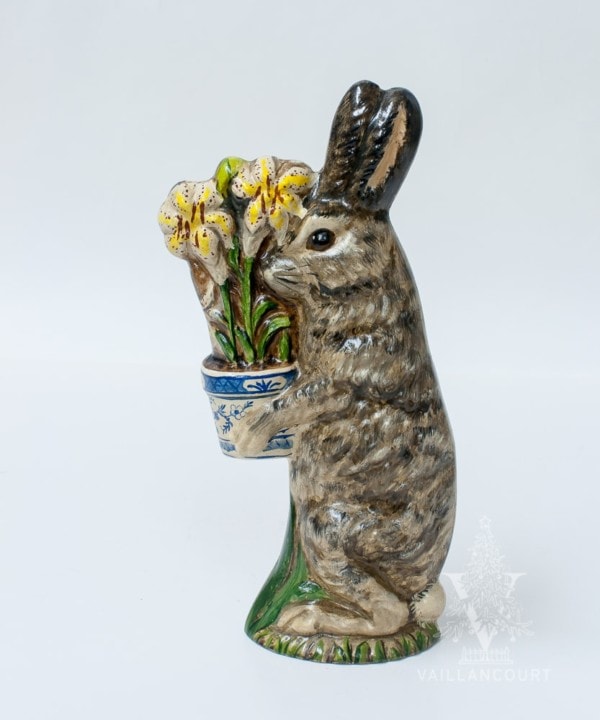 Colonial Brown Rabbit with Delft Flower Pot