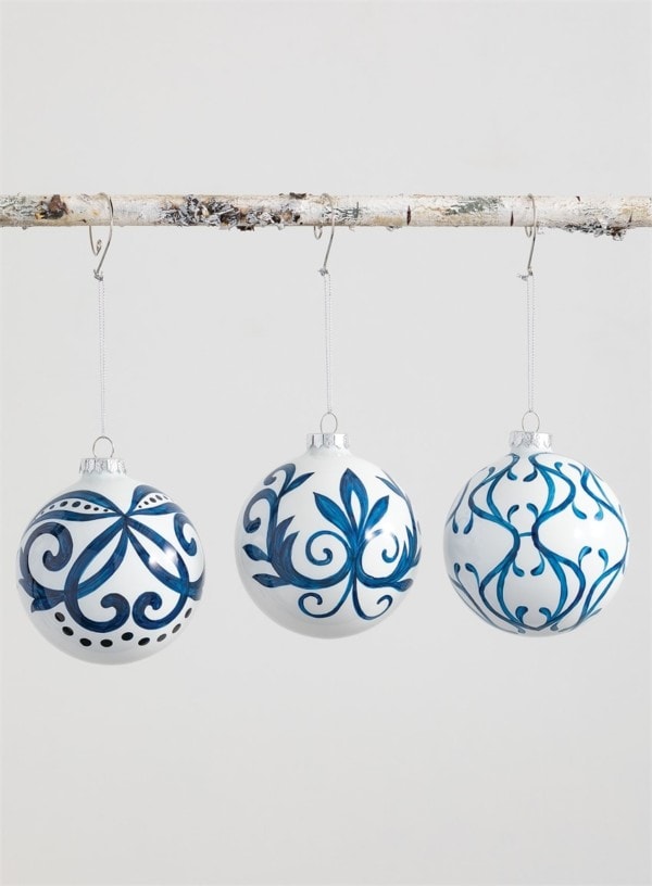 Scroll Ball Ornament Blue/White (Assorted)