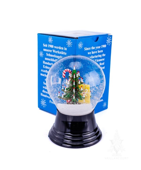 Perzy Snowglobe ? Decorated Tree