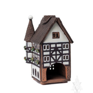 Keramik White Tudor with Flower Boxes