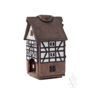 Keramik White Tudor with Flower Boxes