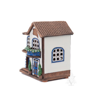 Keramik Tudor with Flowers & Blue Trim