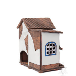 Keramik Tudor with Flowers & Blue Trim